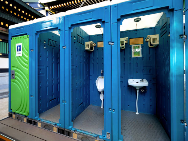 Portable Toilet Options We Offer in Lakewood Clu, MI